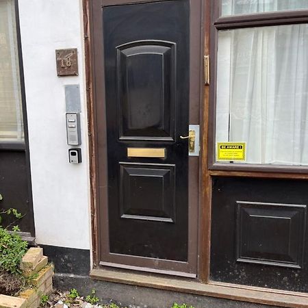 Studio Flat In The Heart Of Golders Green London Eksteriør bilde