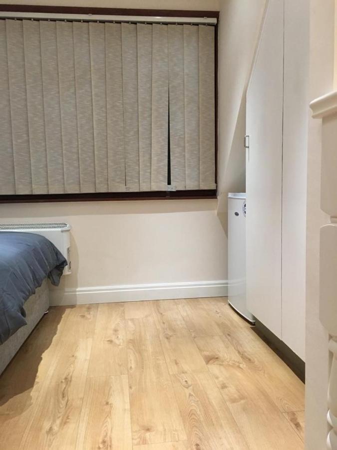 Studio Flat In The Heart Of Golders Green London Eksteriør bilde
