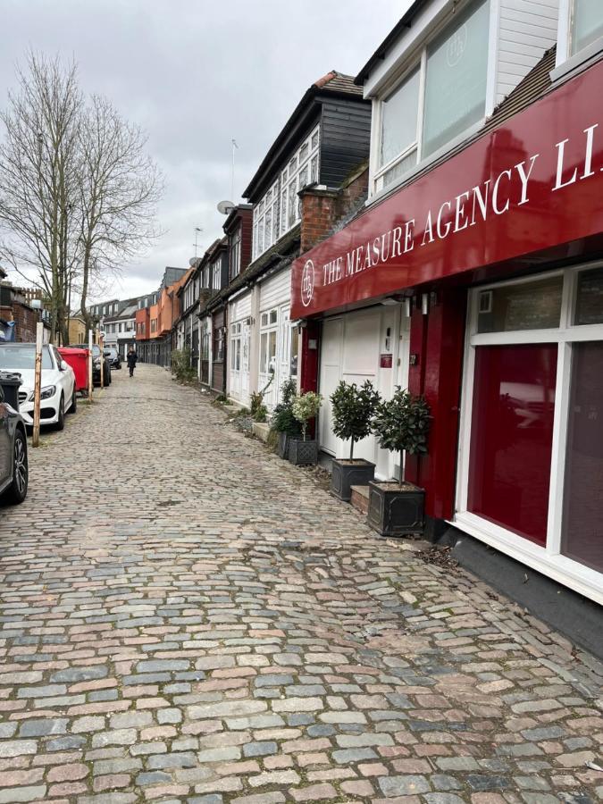 Studio Flat In The Heart Of Golders Green London Eksteriør bilde